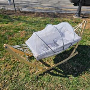 بانوج (گهواره سنتی،ننو) چوبی 12 طنابه مخمل خرس قطبی طوسی (با پشه بند)