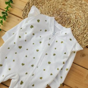 سرهمی کلاه دار کبریتی زیپی سفید قلب چین دار نی نی روز